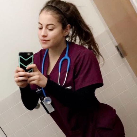 Meet your Posher, Nicole - Picture 3 of 7